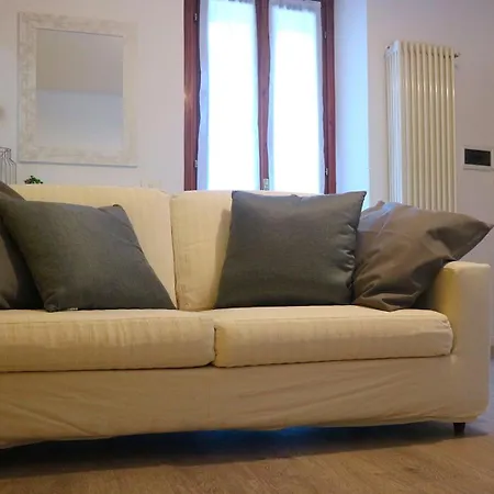 Apartment Giallo Como