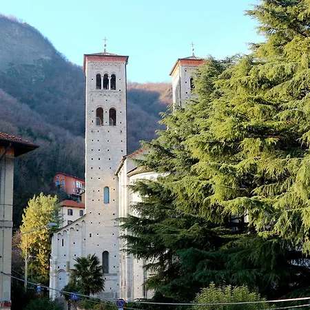 Giallo * Como